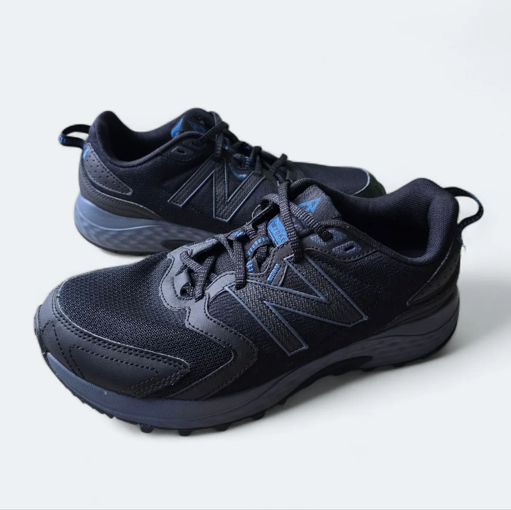 (NEW) New Balance 410 Trail Sneakers